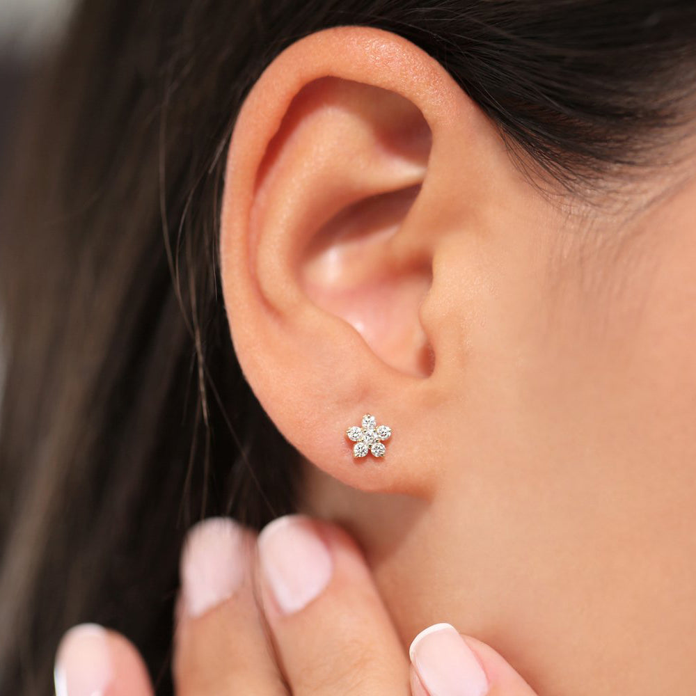14K Gold 4-Pronged Diamond Stud Earrings With Chic Flower Design (Choice of  Color)