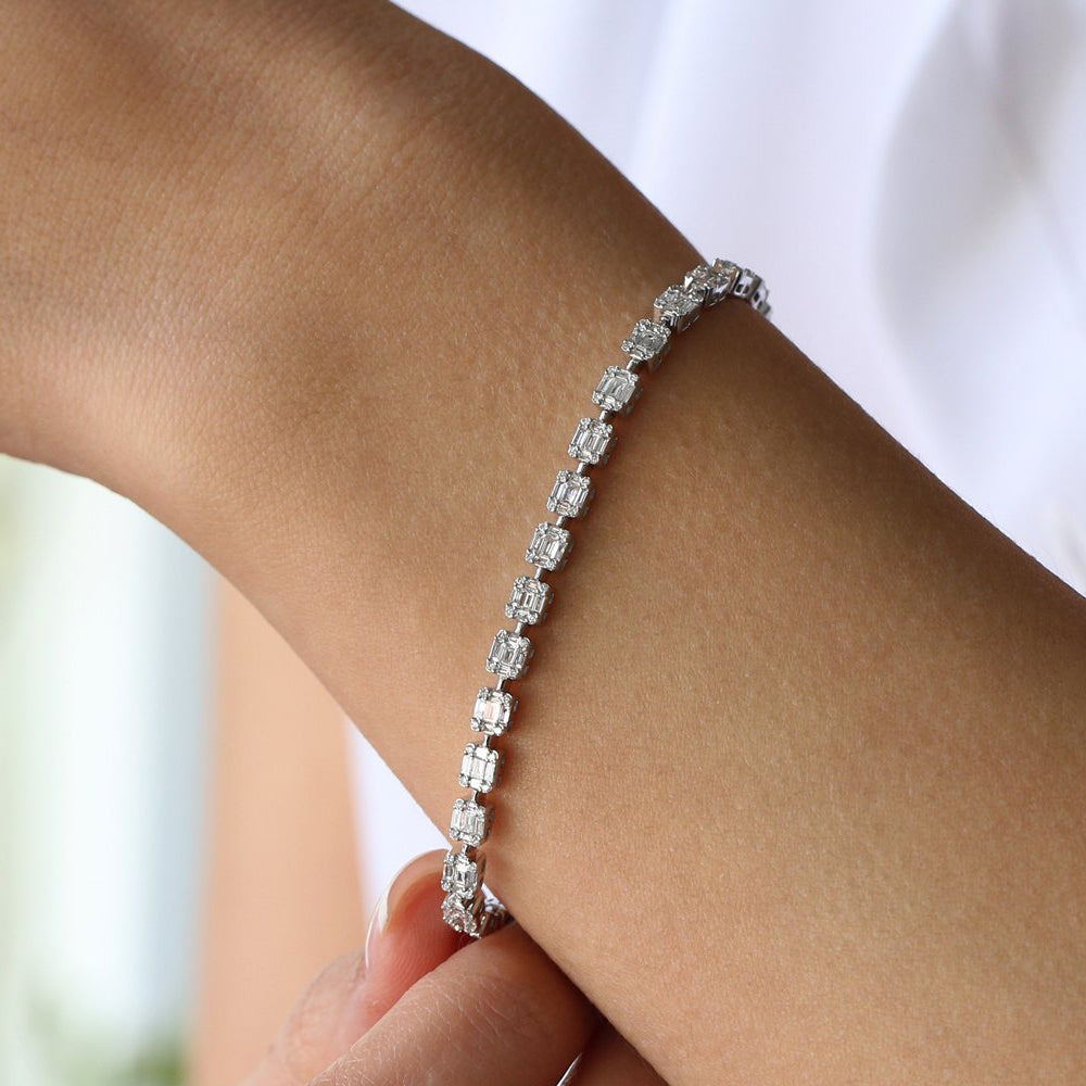 14K Baguette and Round Diamond Illusion Setting Tennis Bracelet