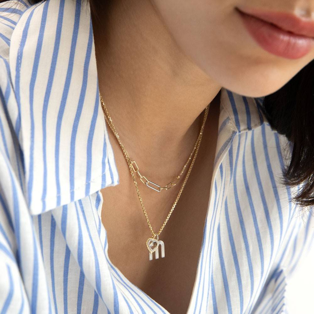 Your Guide to Styling Jewelry This Summer