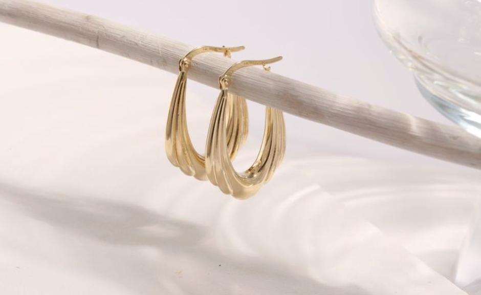 Your Comprehensive Guide to the 13 Types of Earrings to Have In Your Jewelry Box