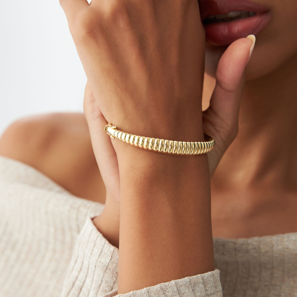 Gold Rib Textured Bangle 14k Chunky Ribbed Gold Bangle Bracelet – Ferkos Fine Jewelry