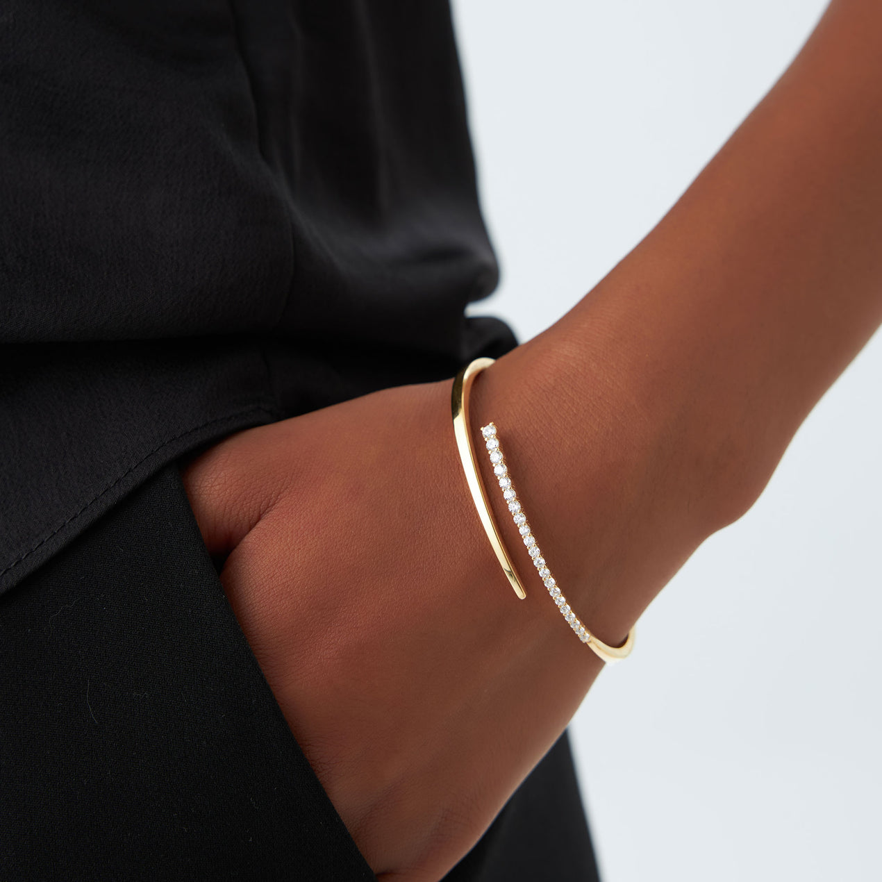 14K Cross Over Graduating Diamond Bangle – Ferkos Fine Jewelry