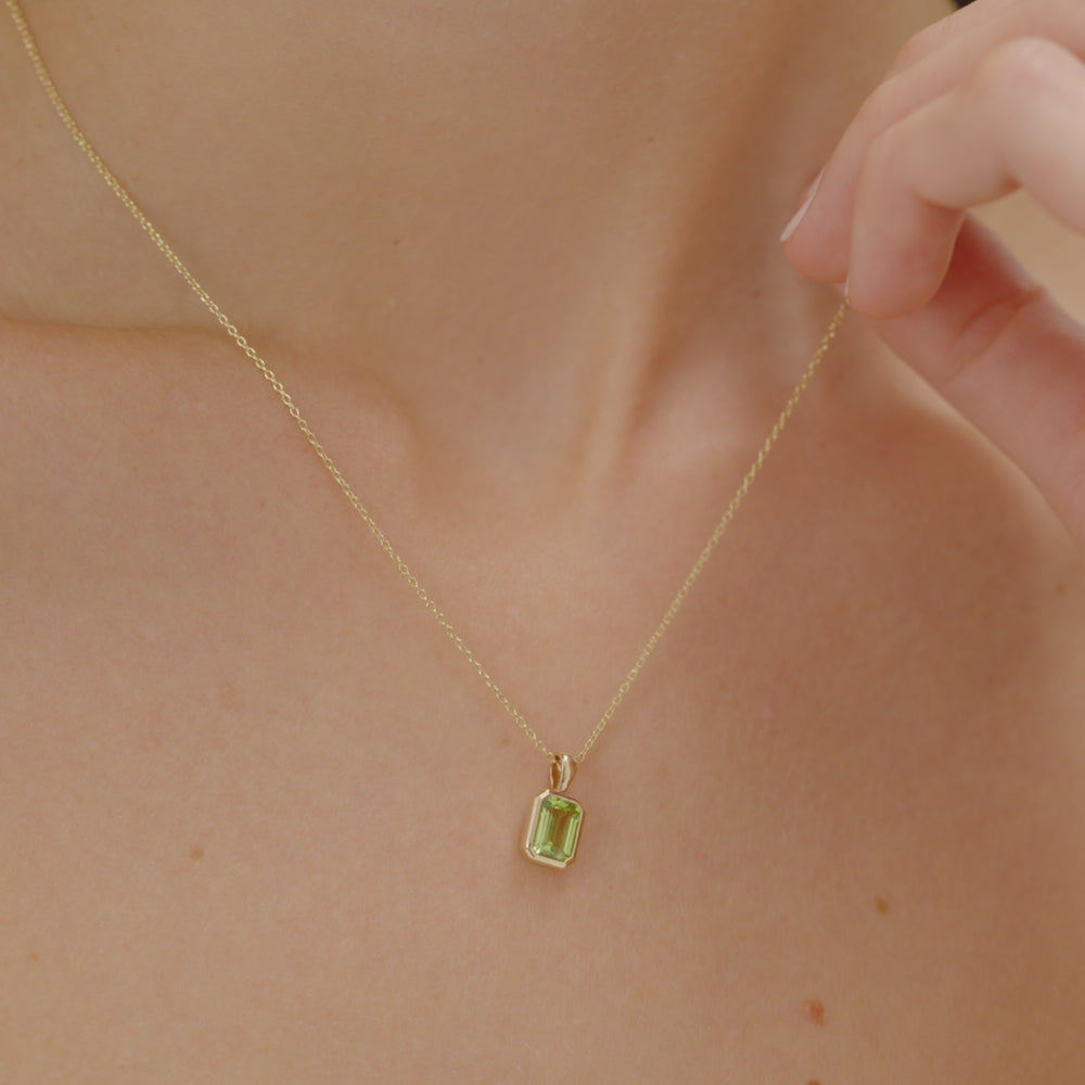 14K Emerald Cut Peridot Vertical Bezel Setting Pendant Ferkos Fine Jewelry